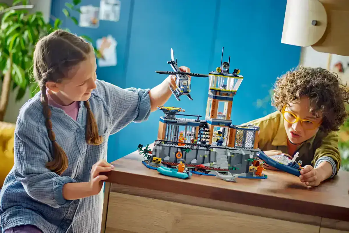 lego-city-politseyskiy-ostriv-vyaznitsya-1