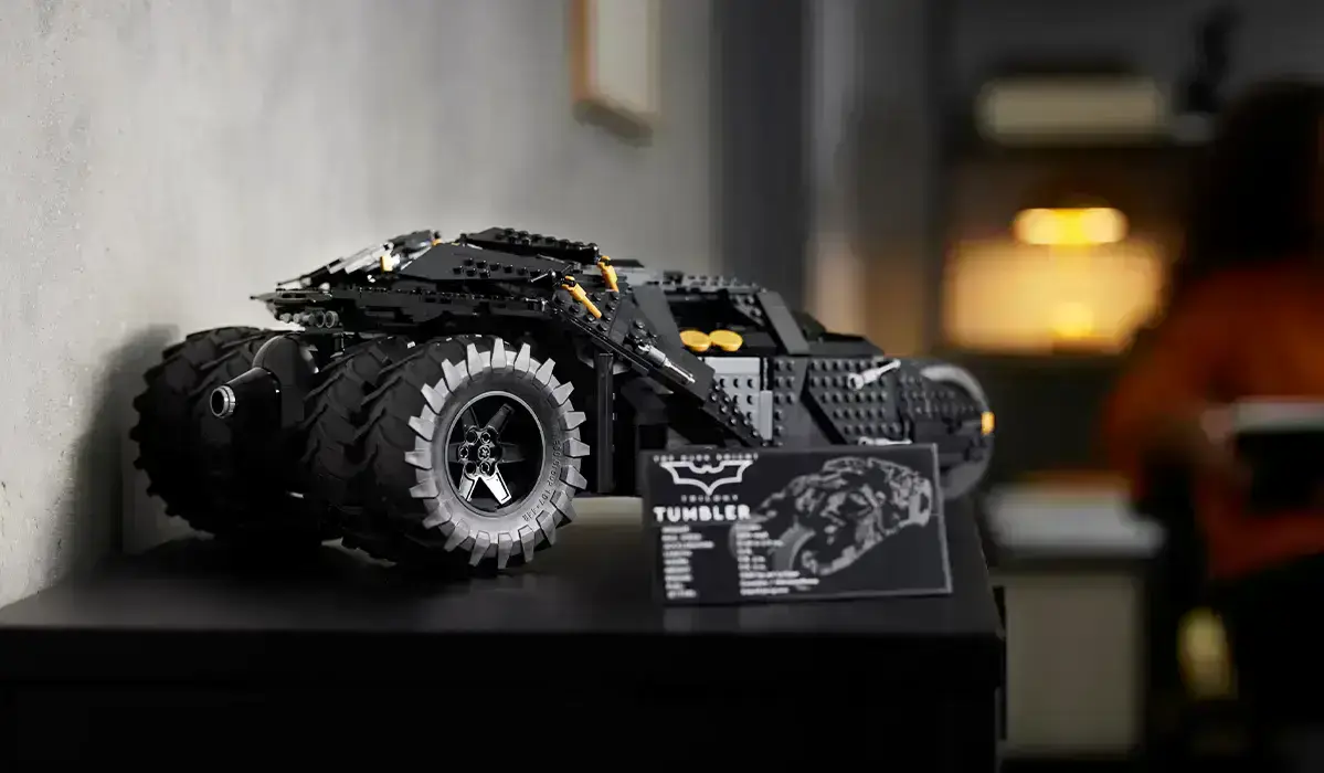 lego-betmobil-tumbler-2