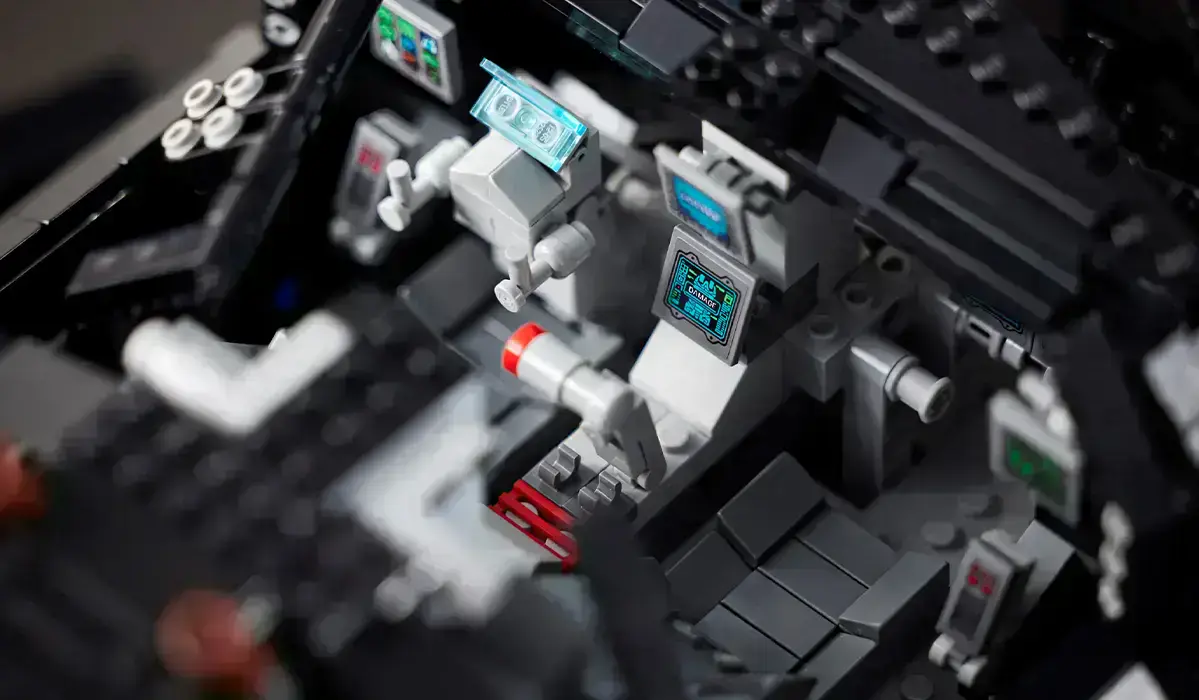 lego-betmobil-tumbler-3