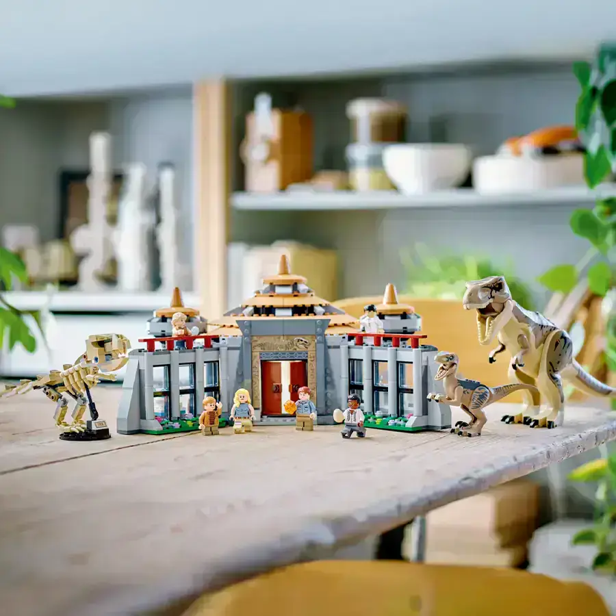 lego-jurassic-world-tsentr-vidviduvachiv-1