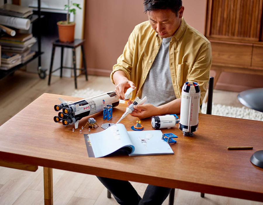 Блоковий конструктор LEGO Ideas Ракетно-космічна система НАСА «Сатурн-5-Аполлон» (92176)