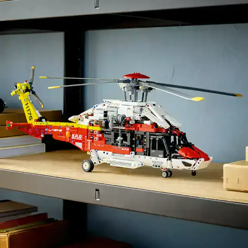 lego-airbus-h175-rescue-helicopter-2