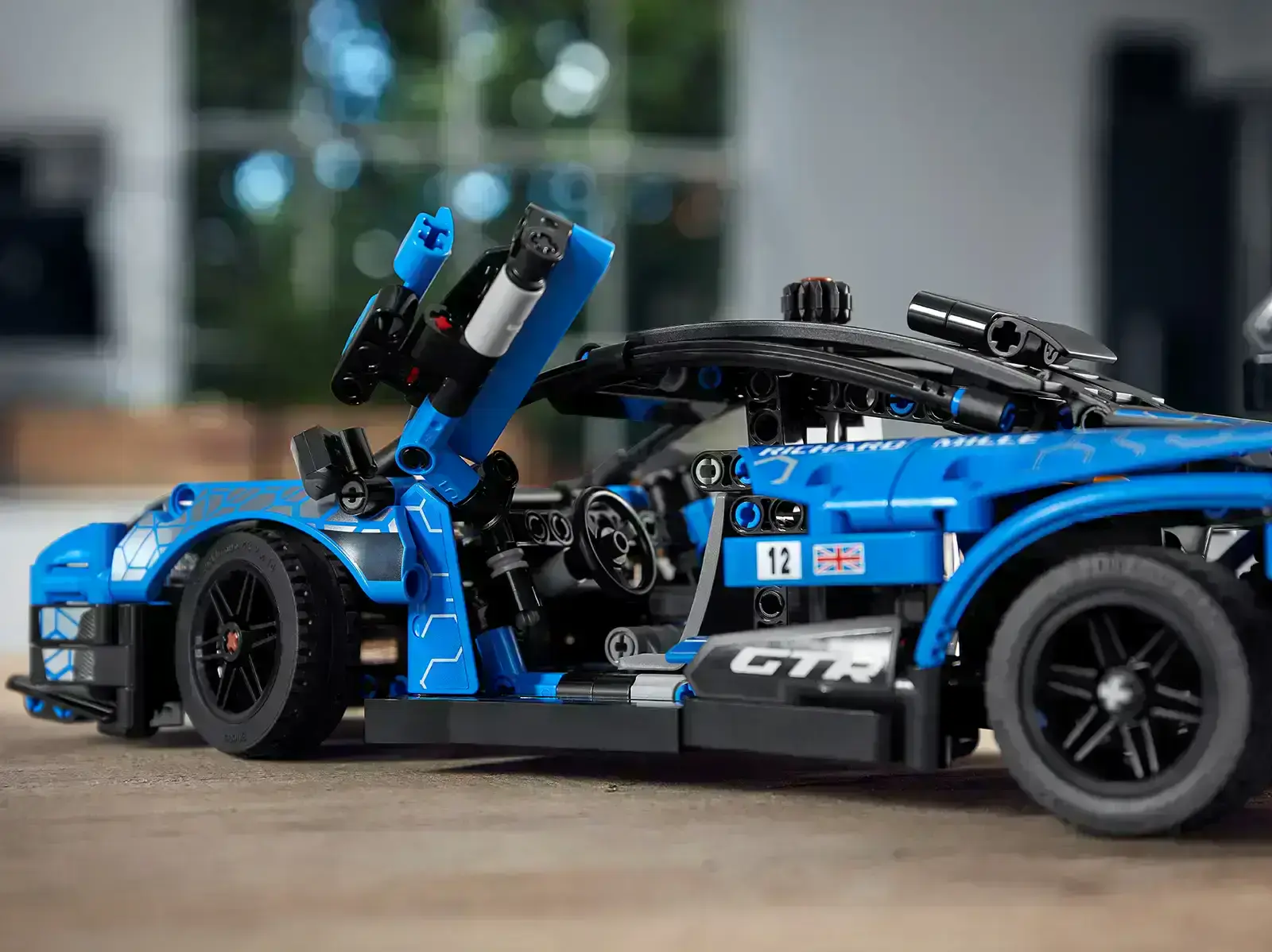 lego-mclaren-senna-gtr-4