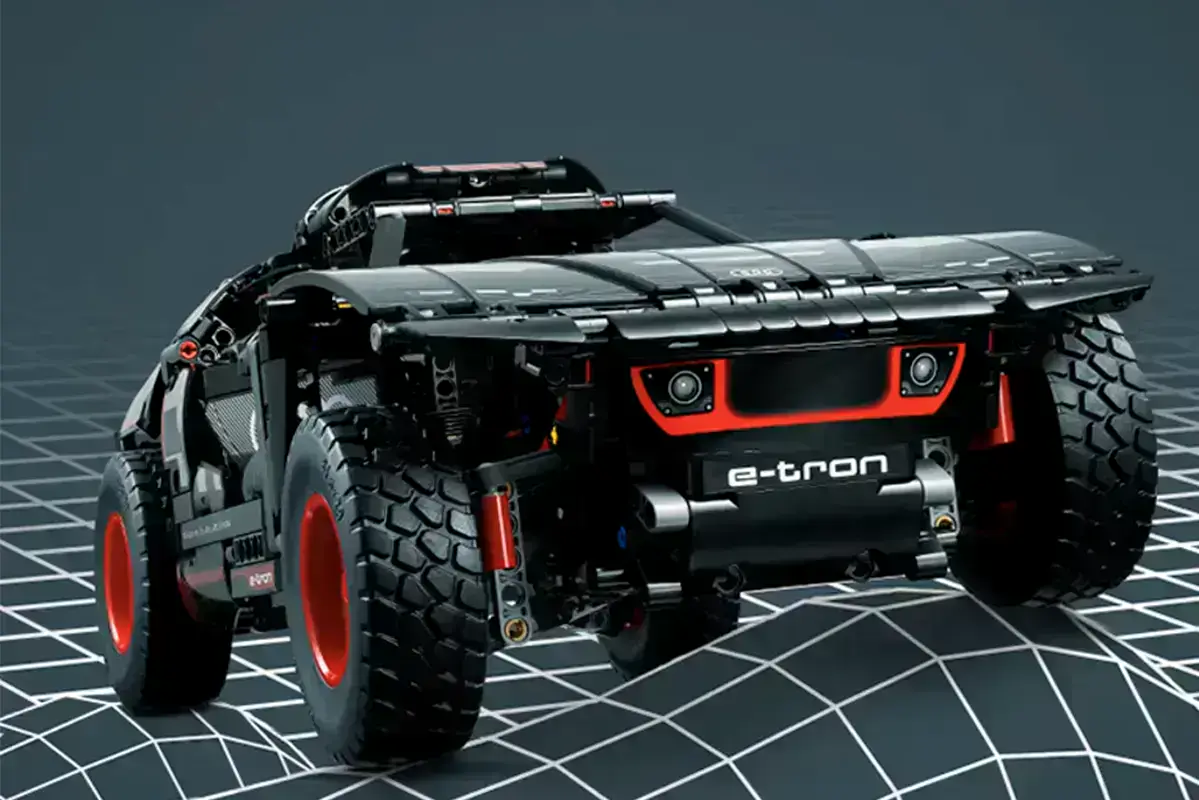 lego-technic-audi-rs-q-e-tron-4