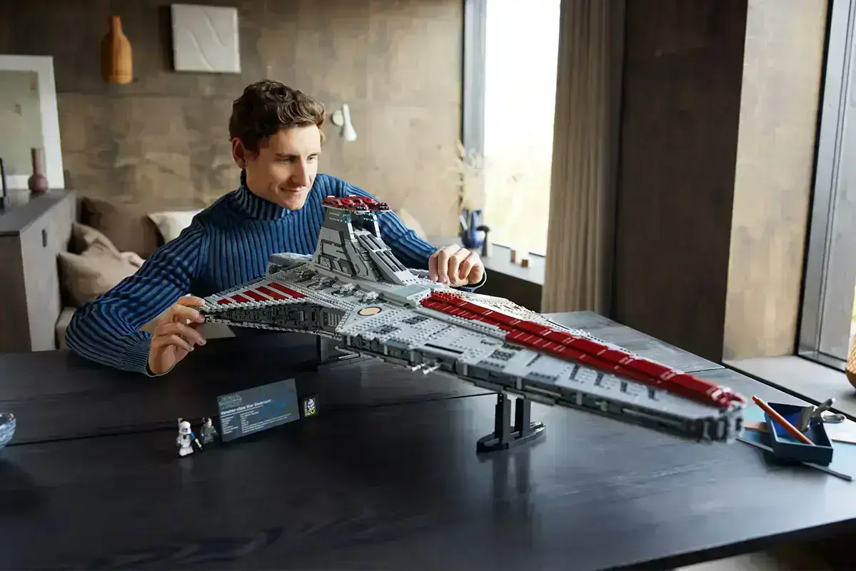 lego-udarniy-kreyser-tipu-venator-1