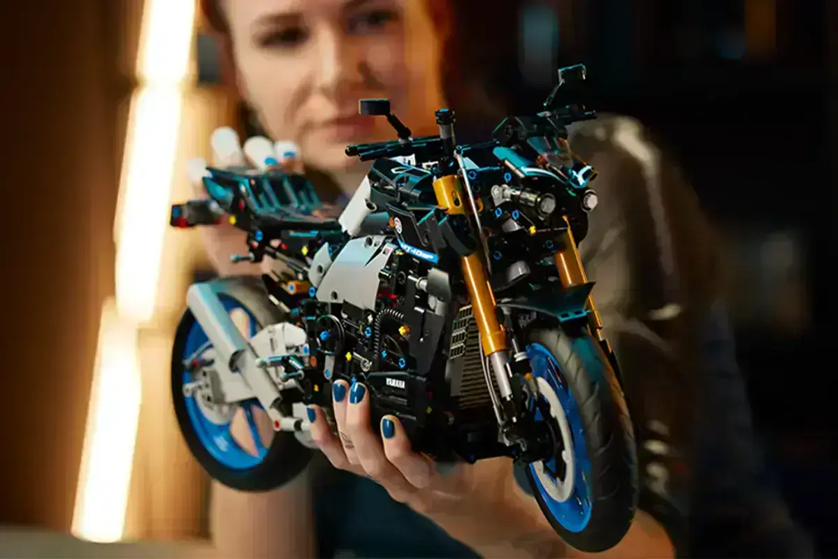 lego-yamaha-mt-10-sp-7