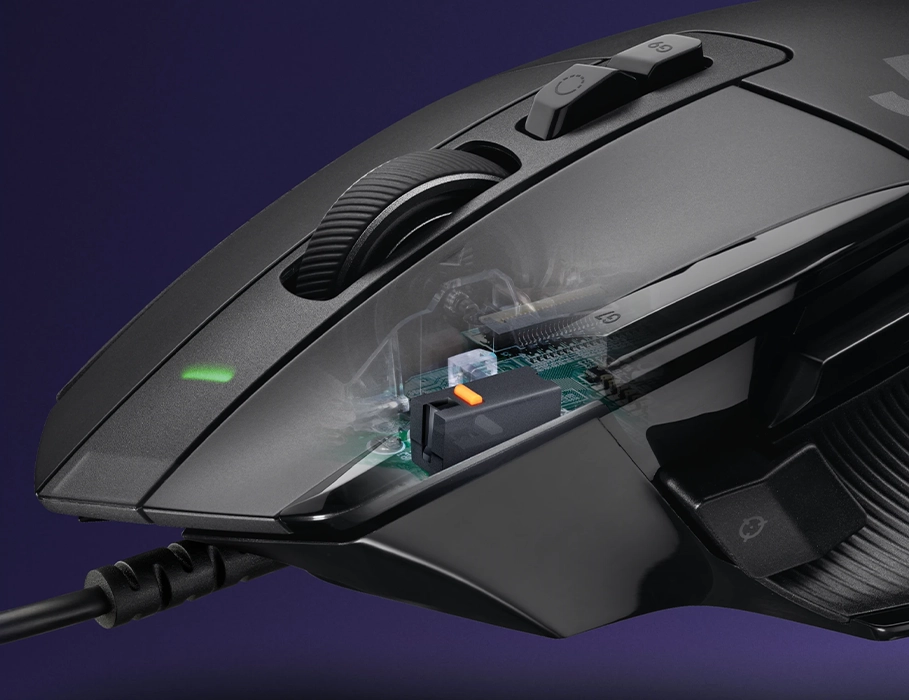 Миша Logitech G502 X крупним планом зліва з підсвічуванням