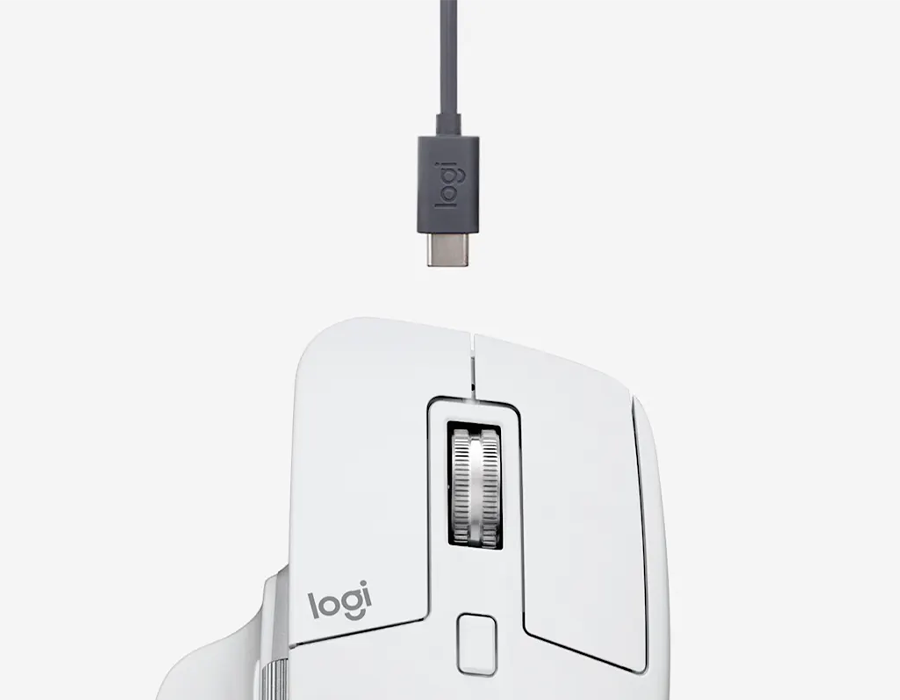 Logitech MX Master 3S підключена через USB-C під час заряджання