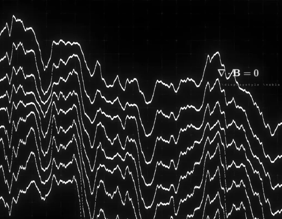 Logitech Pro X2 Superstrike — вид сбоку: профиль, форма для хвата и тактильные элементы
