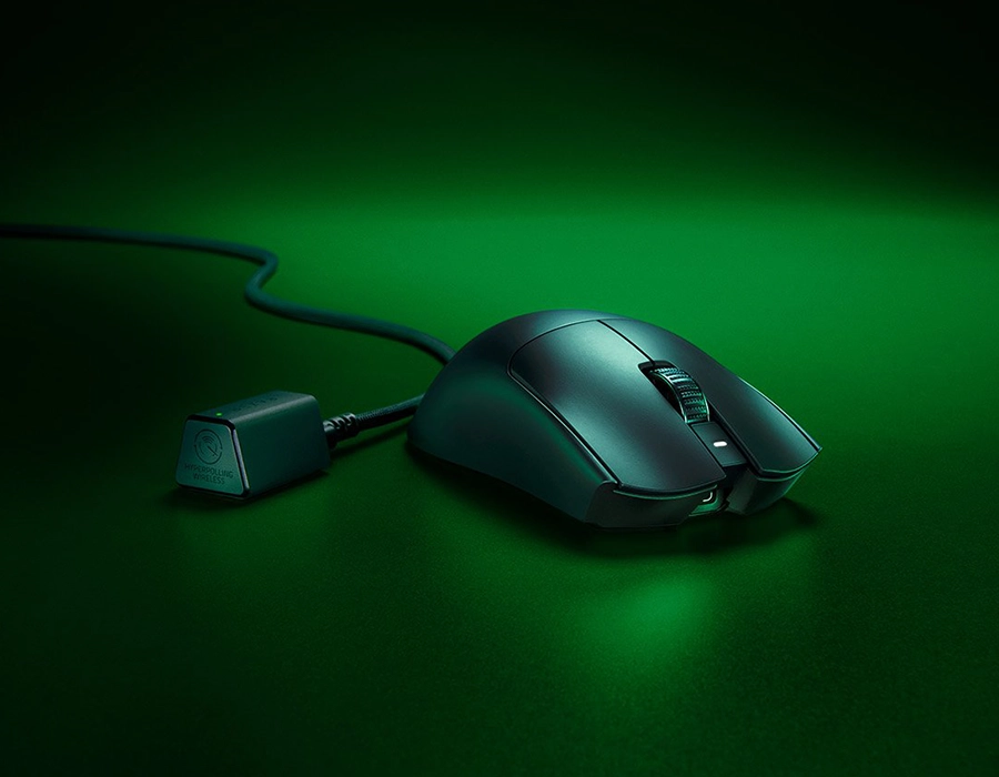 Razer Viper V3 Pro — бічна кнопка та виступ для безіменного пальця