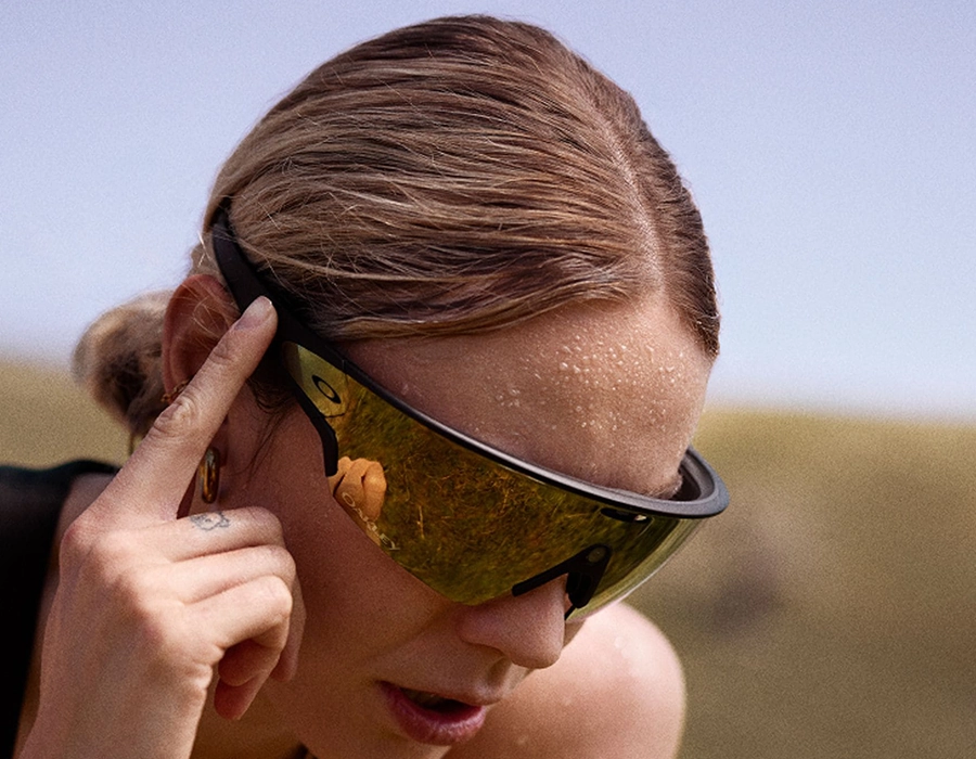 Oakley Meta Vanguard - отслеживание прогресса и обмен результатами через Strava