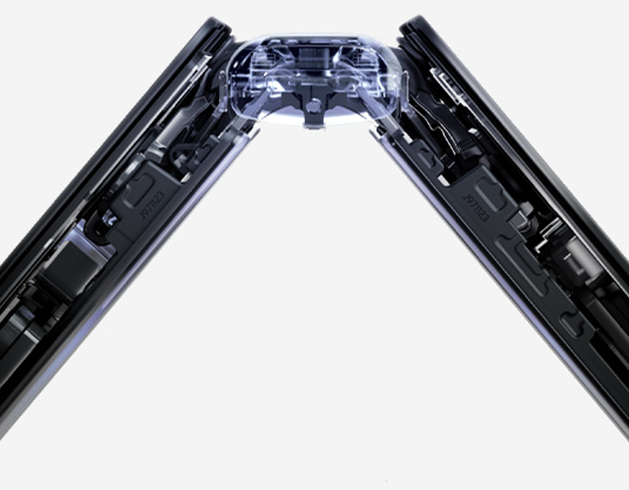 Шарнир нового поколения Galaxy Fold7 крупным планом