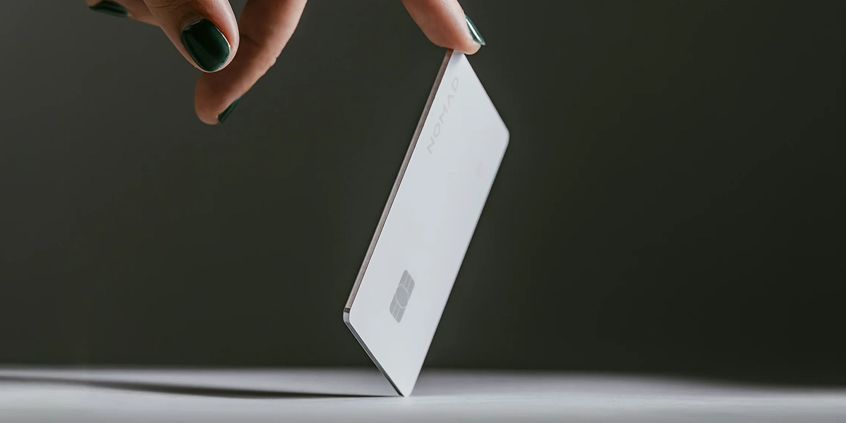 Трекер-картка Nomad Tracking Card Pro with Apple Find My [16 Months Battery Life] - White (NM011093858)