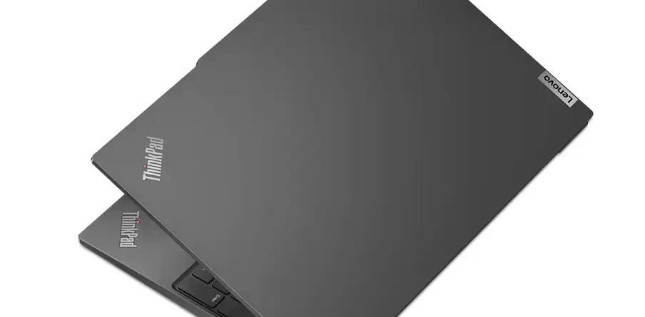 Ноутбук Lenovo ThinkPad E16 Gen 2, изготовленный из переработанного пластика и сертифицированный по стандартам ENERGY STAR и TCO.