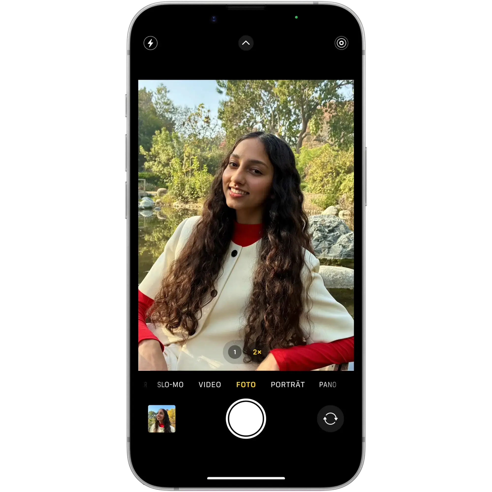 Зображення зйомки через камеру iPhone 16e з 48 МП та 2-кратним телеоб'єктивом