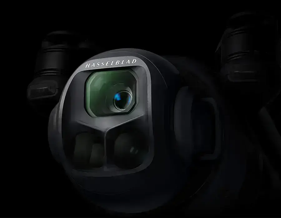 DJI Mavic 4 Pro — основна камера Hasselblad крупним планом