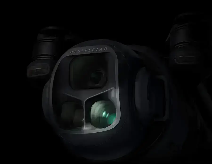 DJI Mavic 4 Pro — телеоб'єктив для зйомки на великій відстані