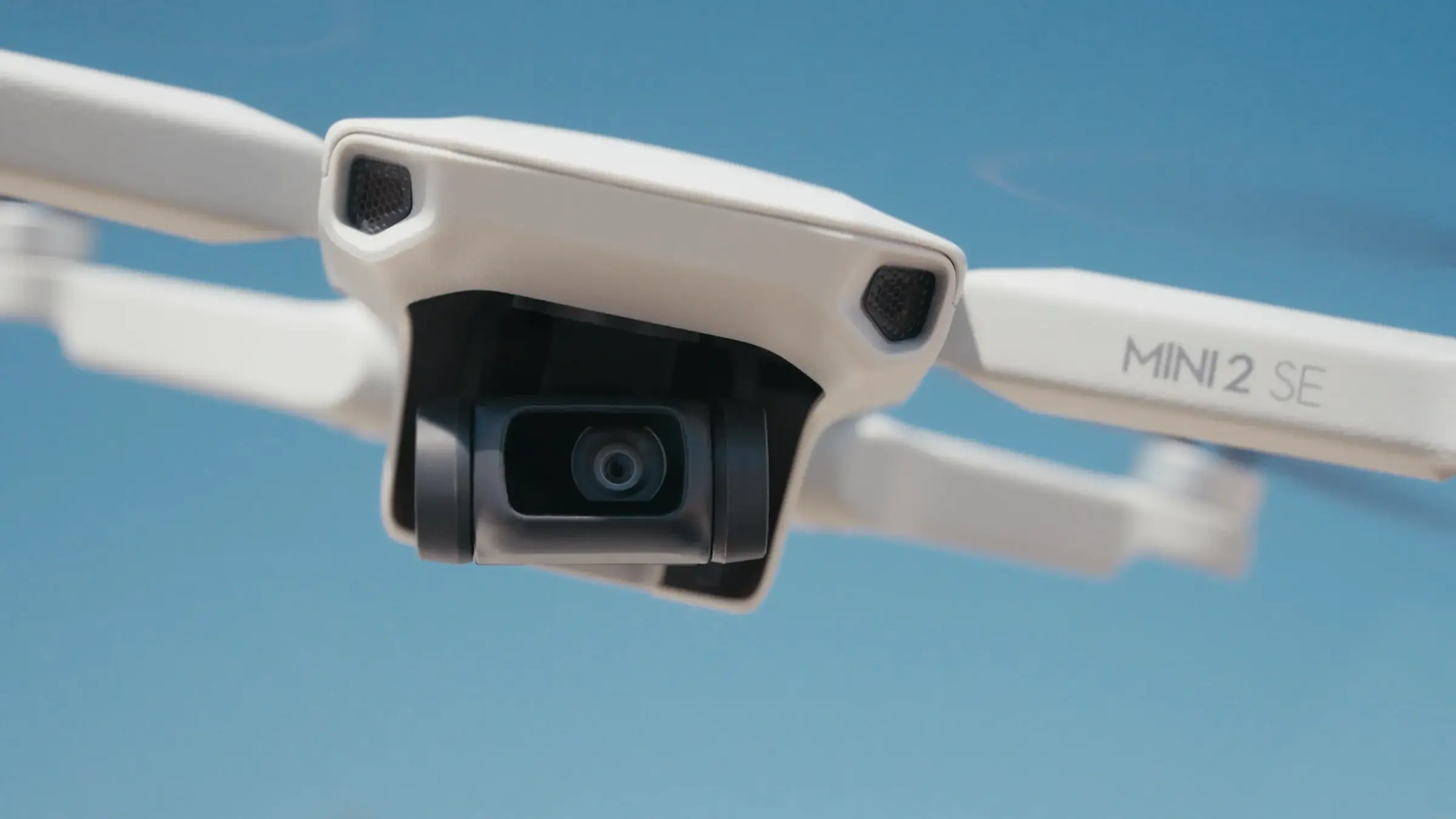 3-осьова стабілізація камери DJI Mini 4K для плавних відео