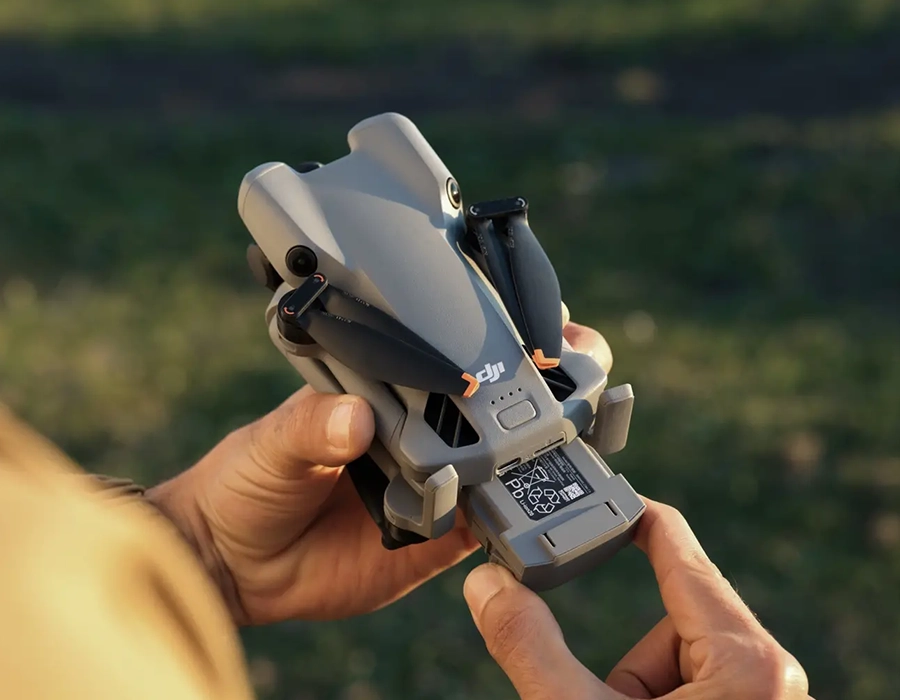 Складная конструкция DJI Mini 5 Pro, удобная для транспортировки и путешествий