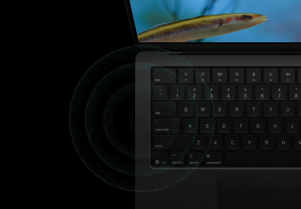 MacBook Pro M5 с системой динамиков