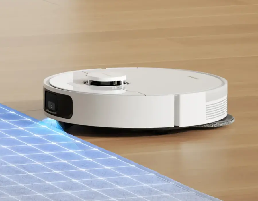 Робот-пылесос Dreame Bot L10s Pro Gen2 на ковре, используя ультразвуковое обнаружение ковров