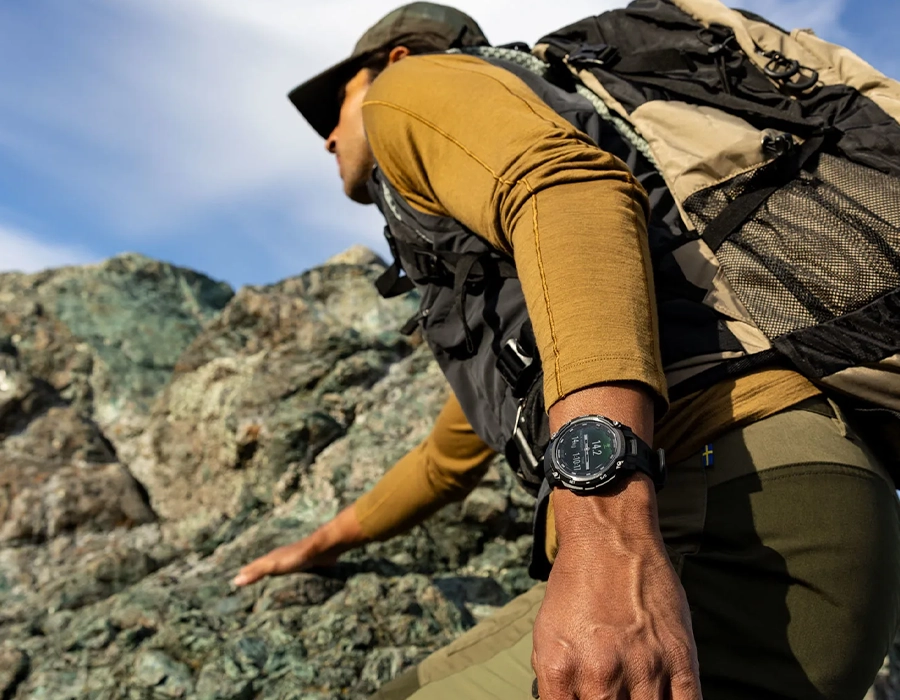 Смарт-часы Garmin Instinct Crossover AMOLED Tactical Edition - Black (010-03398-02)