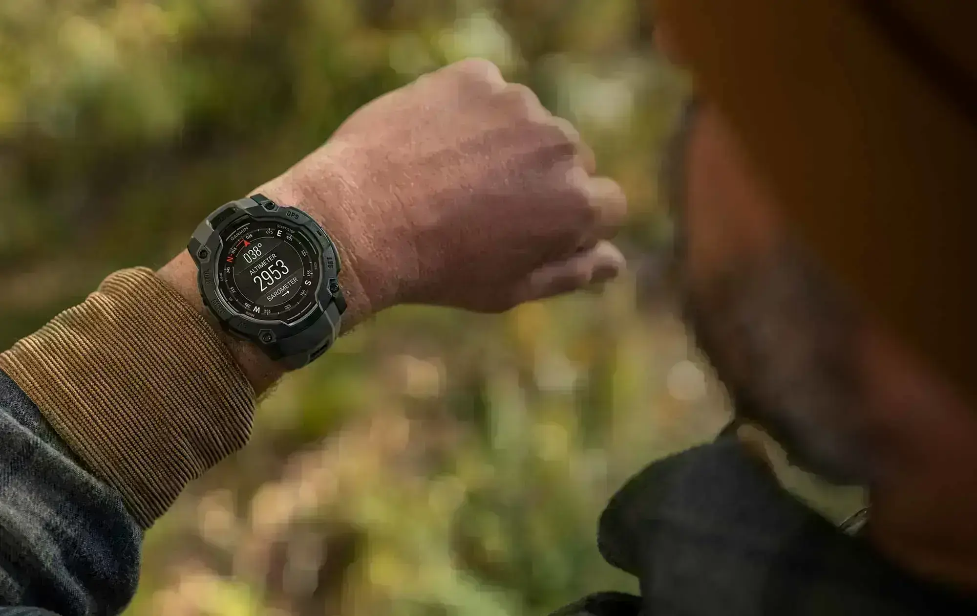 Garmin Instinct 3 AMOLED на тренировке