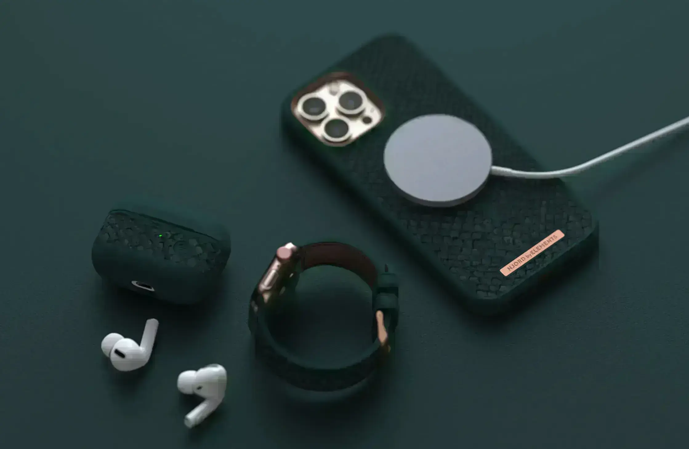 njord-salmon-leather-strap-dark-green-for-apple-watch-45mm-44mm-04