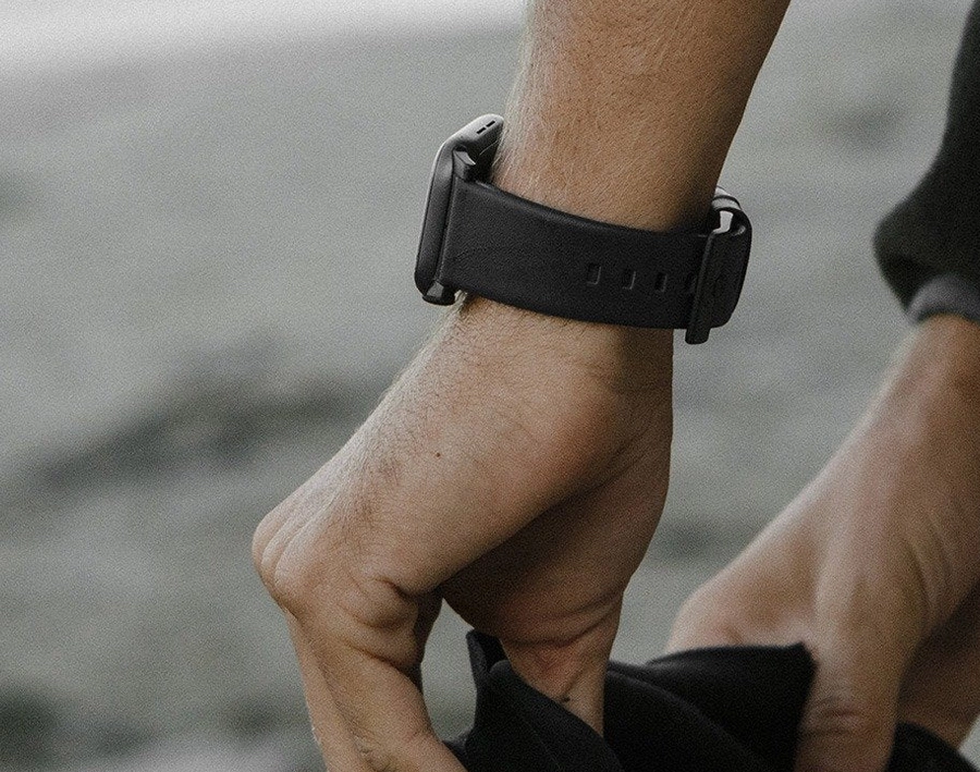 Металлические крепления и пряжка ремешка Nomad Active Band Pro
