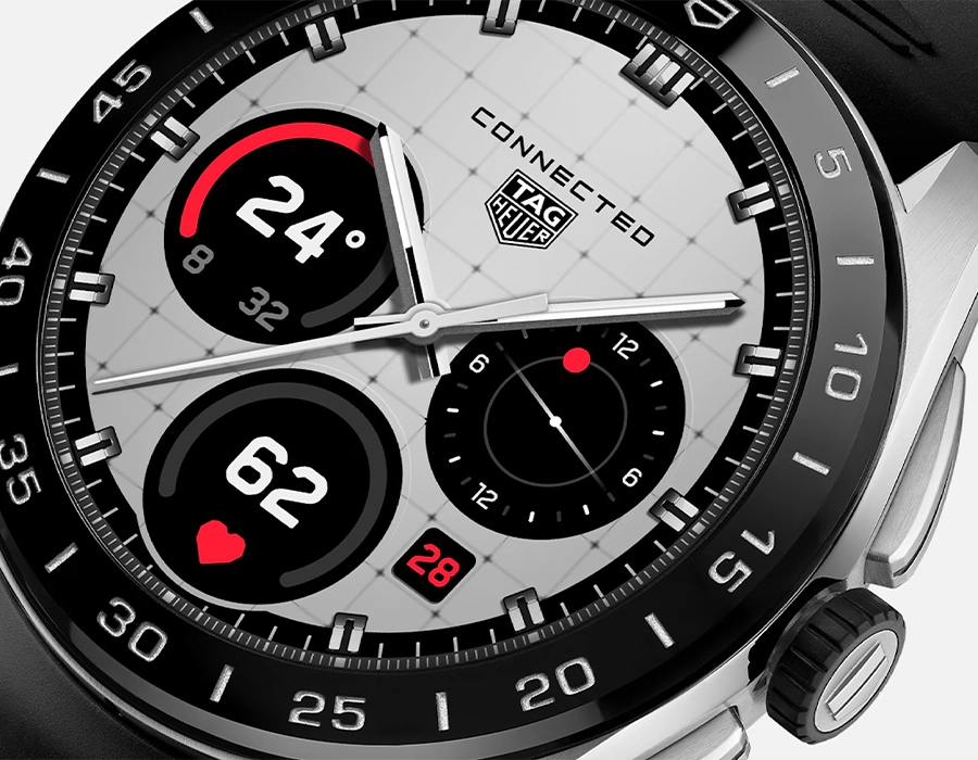 Смарт-часы TAG Heuer Connected Calibre E5 - 40 mm Steel Case with Black Rubber Strap (SBT8010.BT0002)