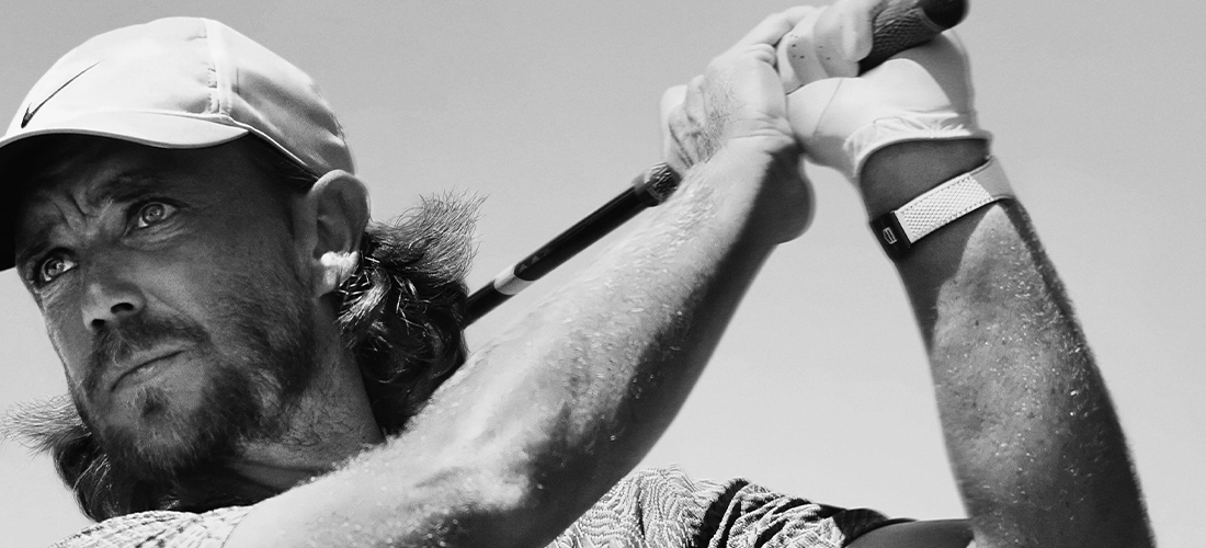 Смарт-часы TAG Heuer Connected Calibre E5 Golf Edition - 45 mm Black DLC Grade 2 Titanium Case with White & Black Rubber Strap (SBT8A81.EB0335)