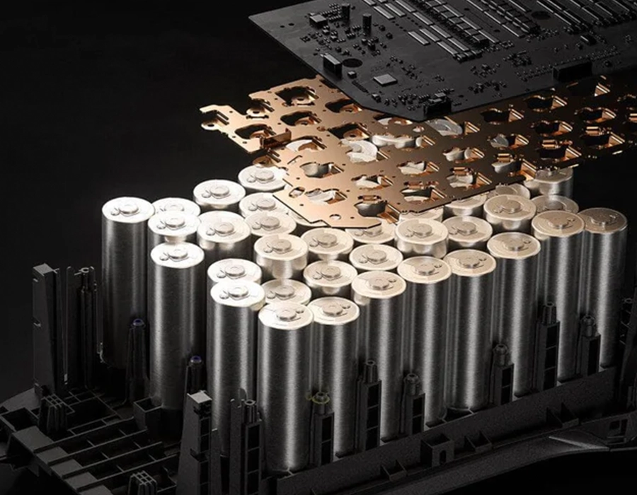 EcoFlow DELTA 3 Ultra с демонстрацией аккумулятора