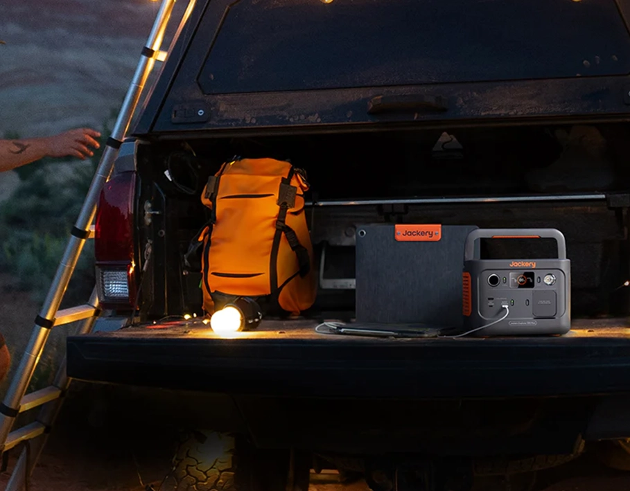 Портативна зарядна станція Jackery Explorer 300 Plus | 288Wh 300W (21-0001-000010)