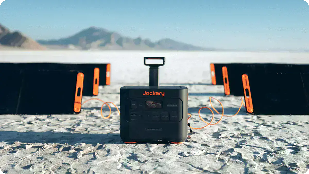 explorer-3000-pro-portable-power-station-2