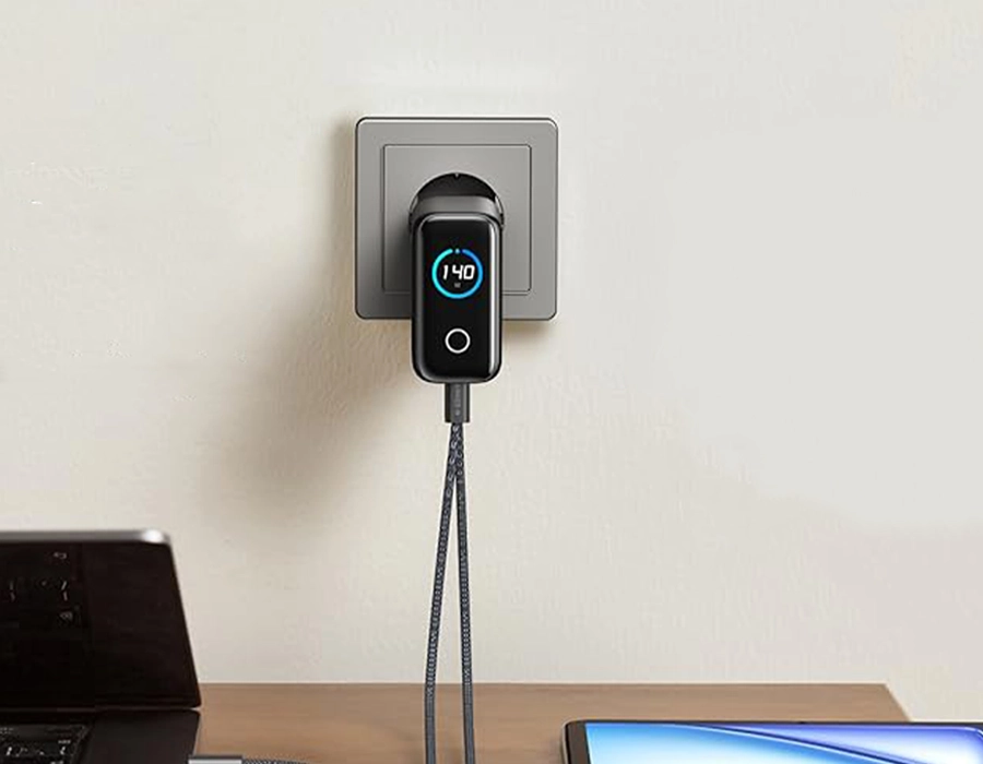 Anker 140W GaN при заряджанні двох пристроїв