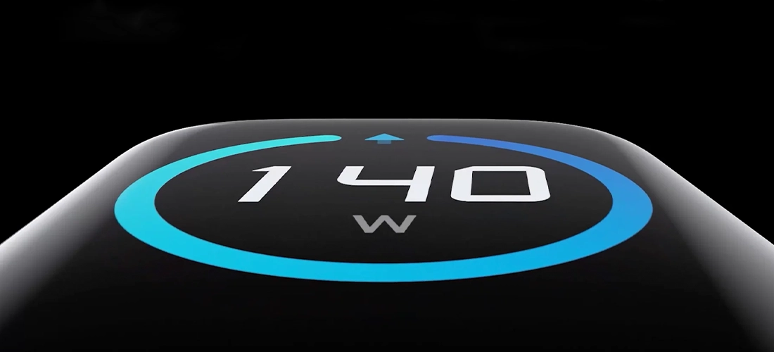 Anker 140W GaN з екраном, на якому потужність 140 Вт