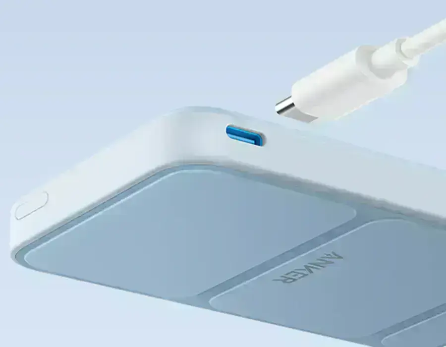 Заряджання Anker 622 через USB-C під час підключення до мережі