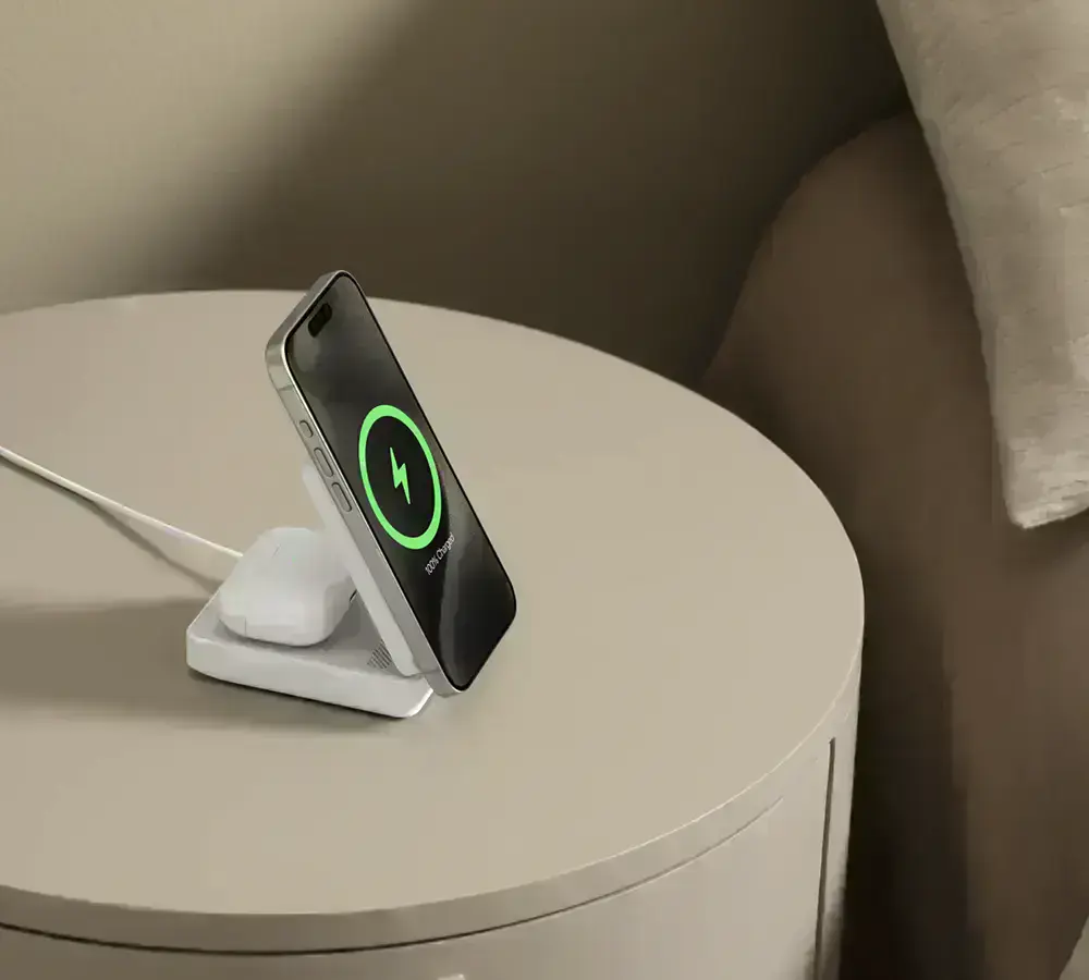 anker-maggo-wireless-charging-station-foldable-3-in-1-5