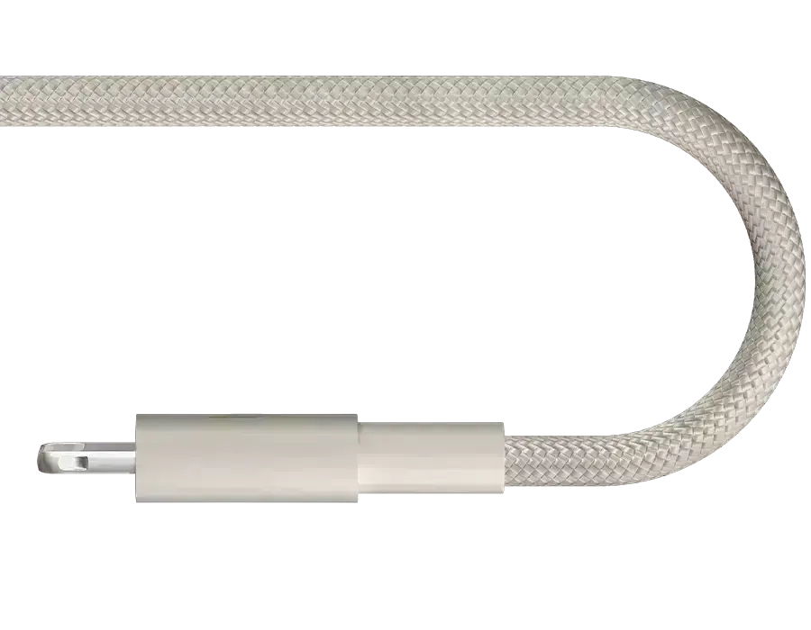 Кабель Beats USB-C to Lightning, вставленный в зарядное устройство