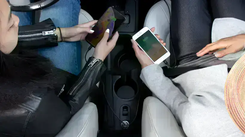 avtomobilniy-zaryadniy-pristriy-belkin-boostcharge-dual-usb-a-car-charger-24w-01