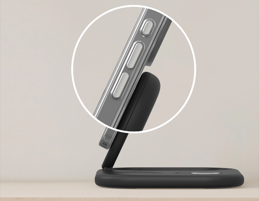 Зарядка iPhone з чохлом на Belkin BoostCharge 3-in-1