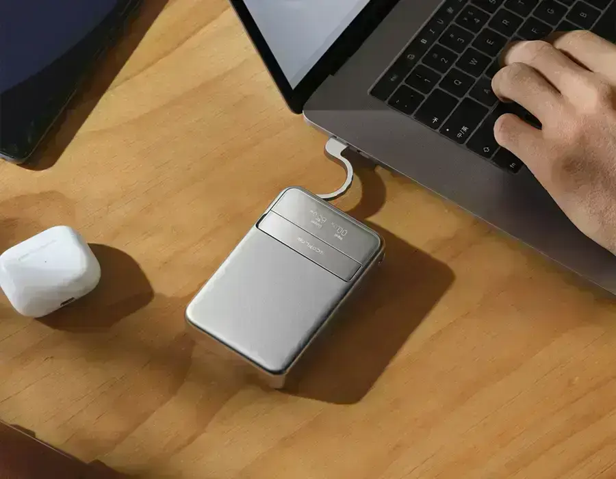 EcoFlow RAPID Power Bank заряжает разные устройства
