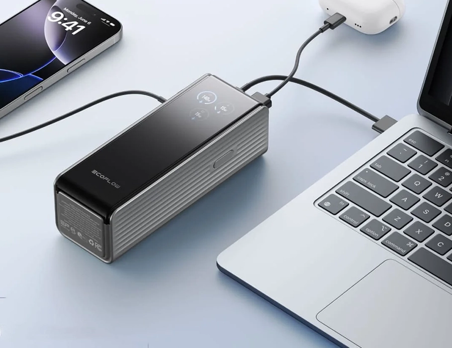 EcoFlow RAPID Powerbank – демонстрація підключення кількох пристроїв для заряджання