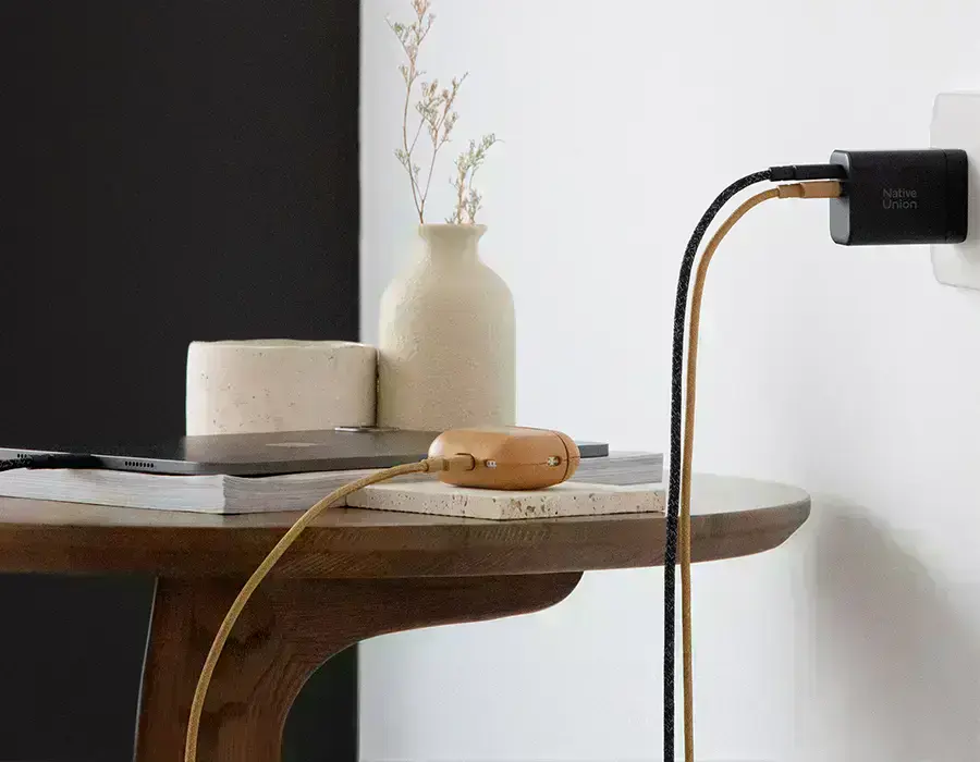 Універсальний зарядний пристрій Native Union з портами USB-A і USB-C