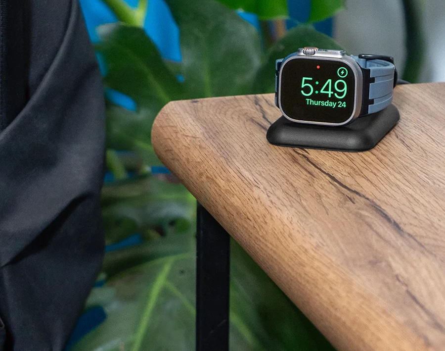 Nimble Watch Stand с Apple Watch в вертикальном режиме ночника