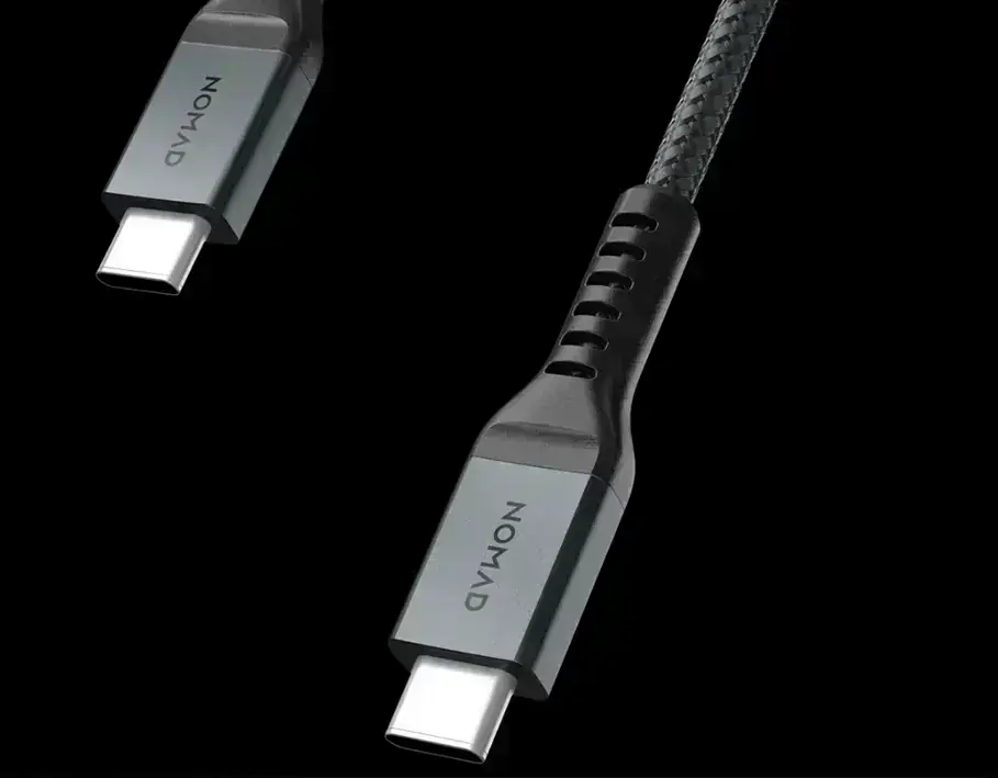 Прочные металлические штекеры кабеля Nomad USB-C Kevlar Cable в деталях