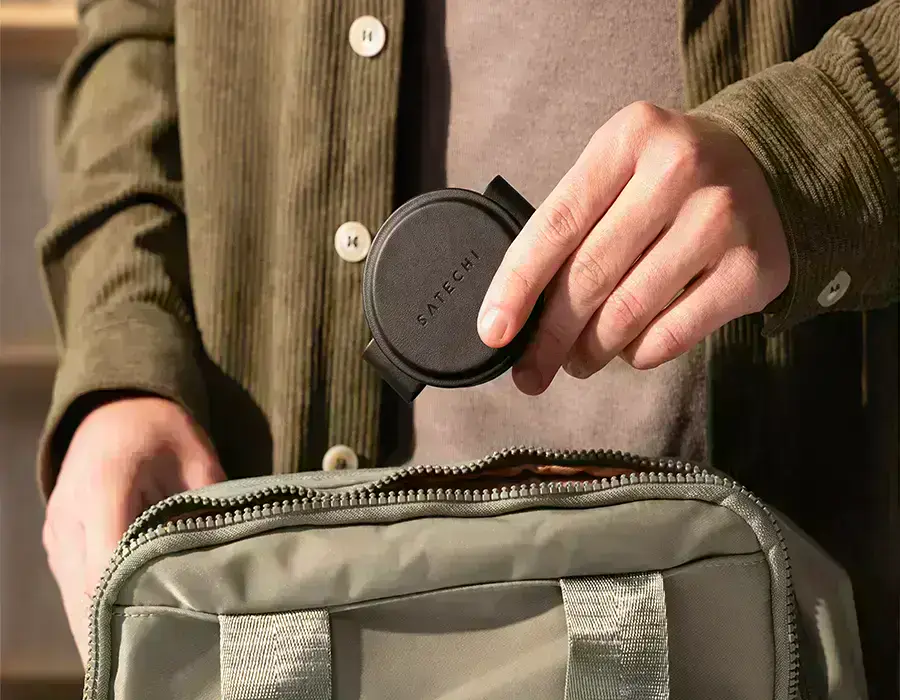 Satechi OntheGo — зарядний пристрій у складеному вигляді, ідеальний для транспортування