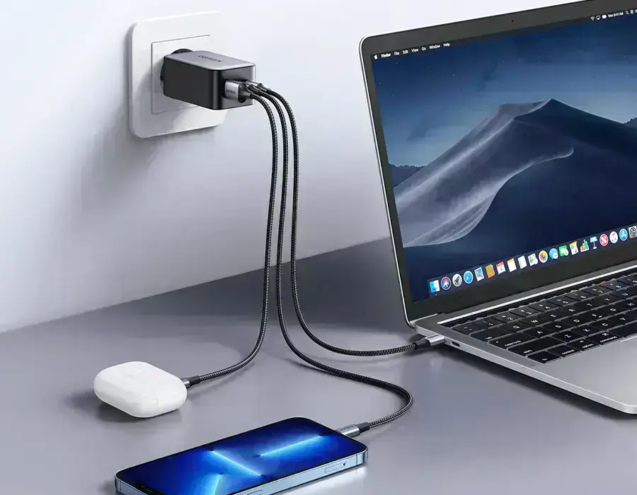 Зарядний пристрій UGREEN Nexode 65W з портами USB-C для зарядки різних пристроїв