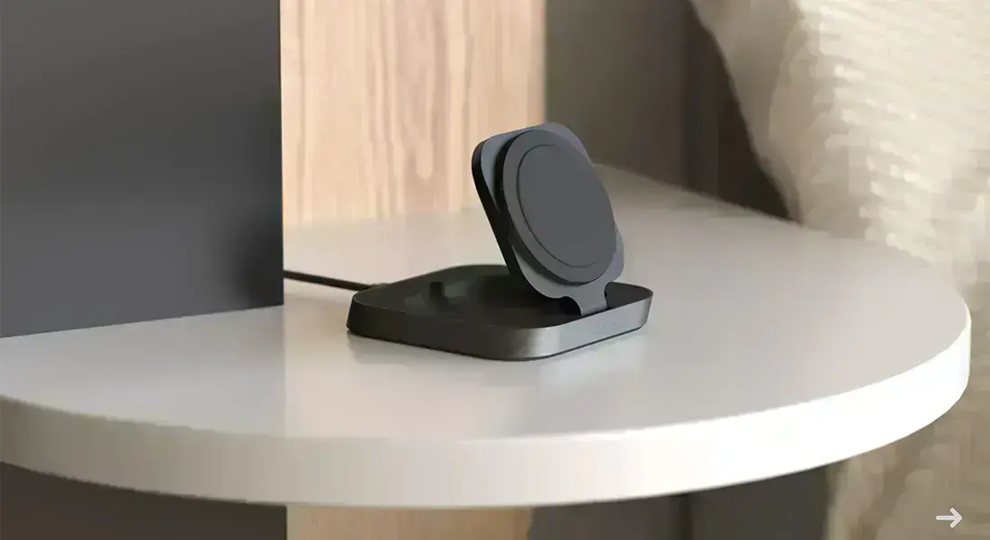zens-magnetic-nightstand-charger-2