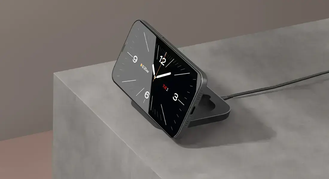 zens-magnetic-nightstand-charger-5